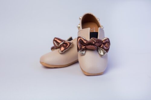 HAPPY GIRL Leather shoes with pearl studs and bow - Offspring